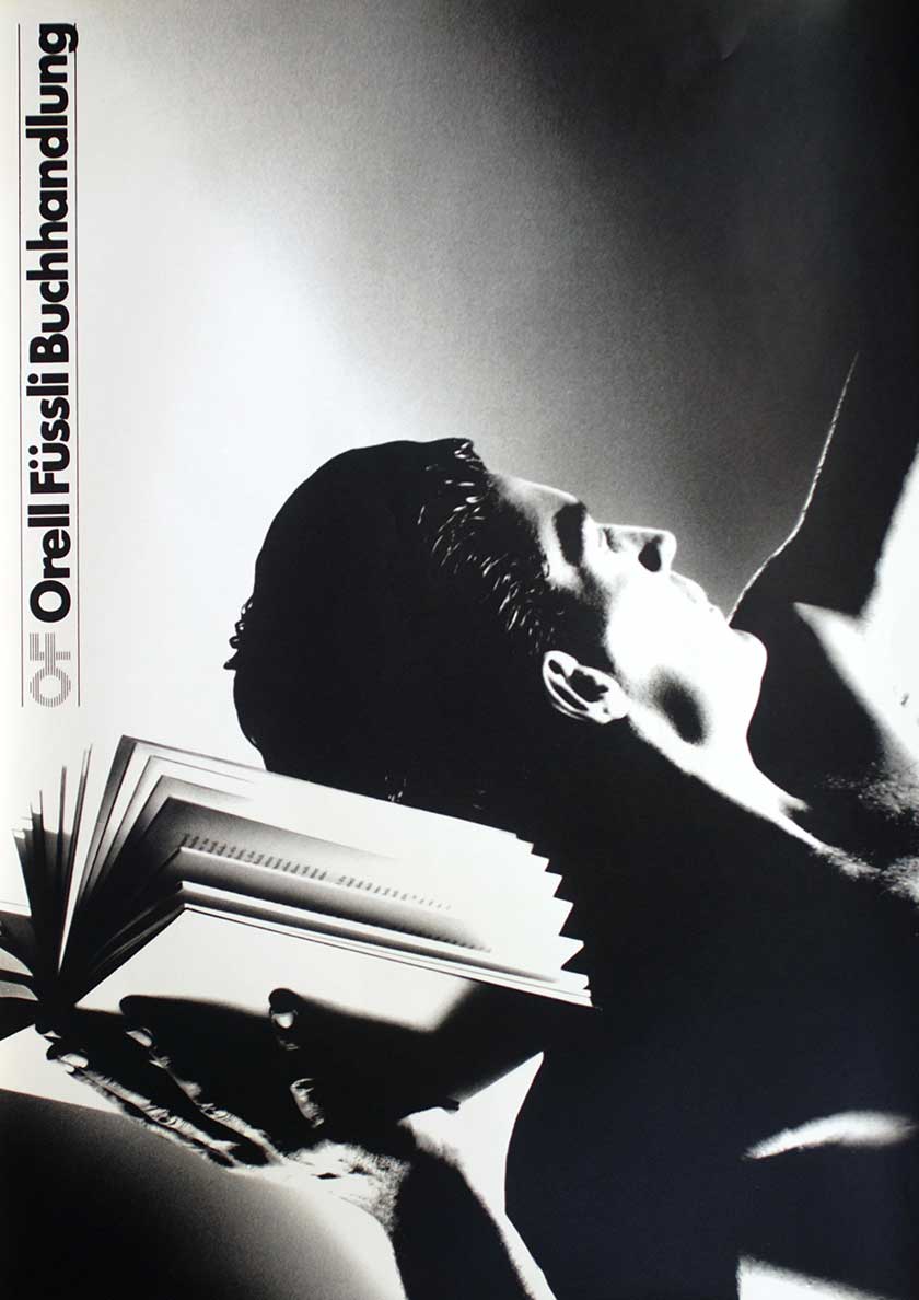 (Mann mit Buch)